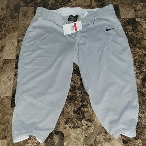 Women's Nike Light Gray Sports 3/4 Pants